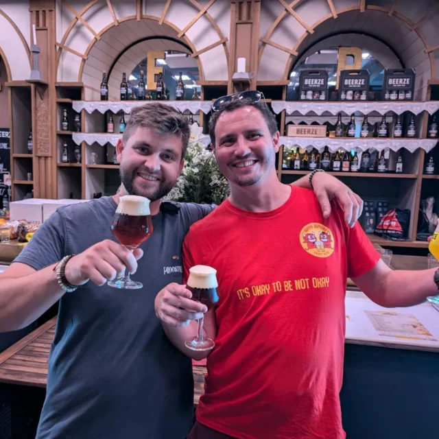 Goed bier van @beerze en goed gezelschap!
Bedankt iedereen van Beerze voor deze mooie middag en avond! Onze collab is meer dan geslaagd! ☺️