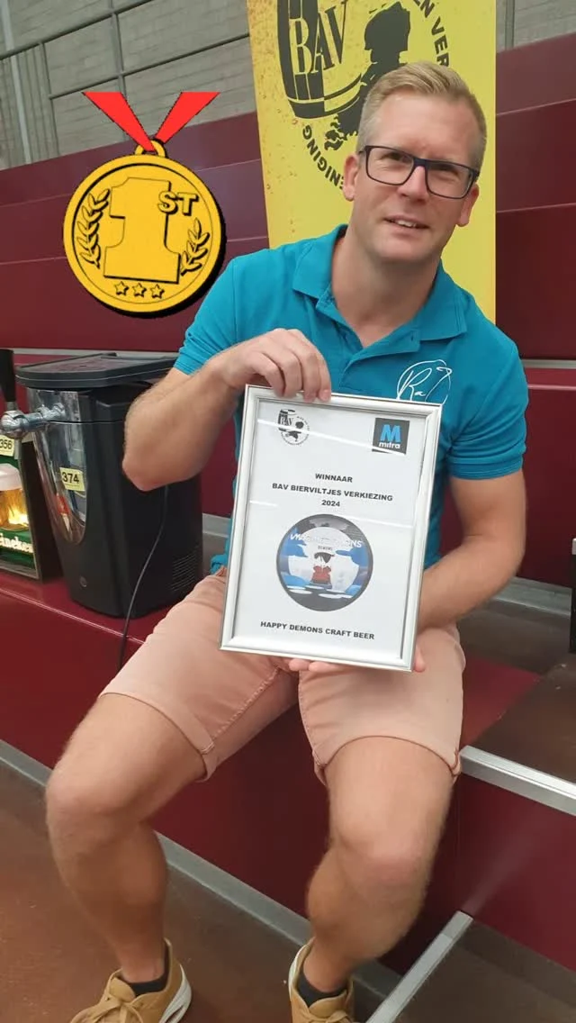 Het viltje van Imagine Demons is verkozen tot mooiste viltje van Nederland!🥳🥳🥳🥳 Wij zijn super trots! Heel gaaf!!! Dankbaar! Bedankt @brouwerij_raz voor het in ontvangst nemen☺️ Gefeliciteerd met jullie derde plek ☺️☺️ bedankt @mitraslijter
☺️
 Congratulations to @creazyduo for making the winning design🥳🥳🥳 we are proud of you ☺️
@imaginedragons